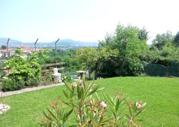 GIARDINO CON VISTA .jpeg - Villa Via Bettoni 24, Almenno San Bartolomeo - foto 7