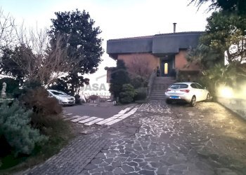 ESTERNO.jpeg - Villa Via Bettoni 24, Almenno San Bartolomeo - foto 8