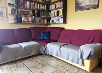 angolo divano.jpeg - Villa Via Bettoni 24, Almenno San Bartolomeo - foto 11