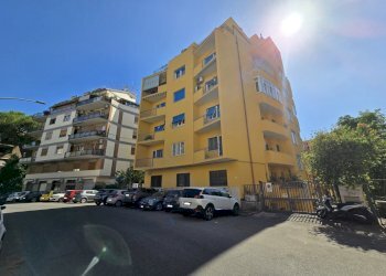 1000291479.jpg - Magazzino Via Emilio de Marchi 21, Roma - foto 1