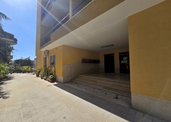 1000291510.jpg - Magazzino Via Emilio de Marchi 21, Roma - foto 4