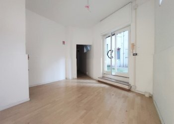 11353.JPG - Magazzino Via Passo del Furlo 31, Roma - foto 1