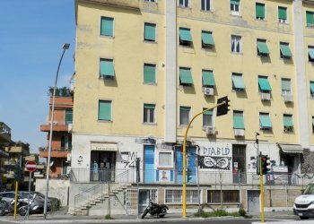 DSCN1512.JPG - Locale Commerciale Via Portuense 544, Roma - foto 2