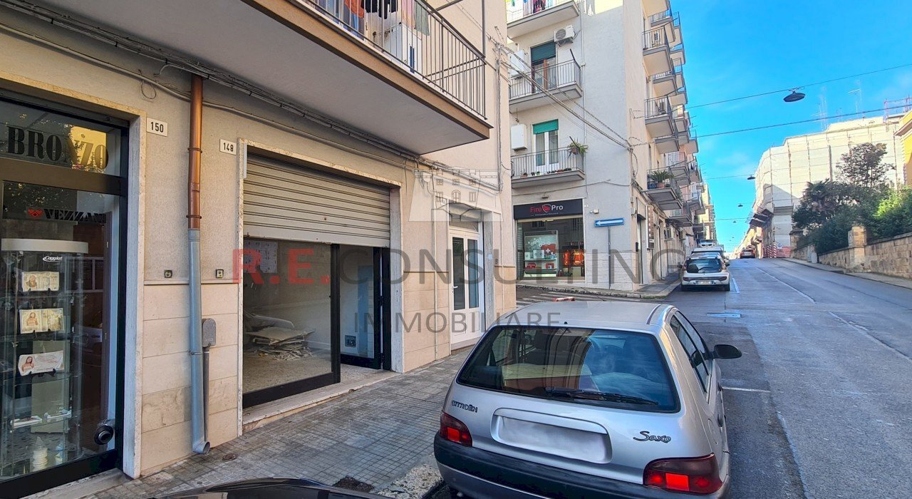 20250121_103802.jpg - Box Martina Franca - foto 1