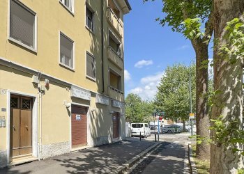 014_Negozio_vendita_ospedale_civile_brescia_estern - Locale Commerciale Via A. Tosoni 55, Brescia - foto 14