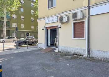 018_Negozio_vendita_ospedale_civile_brescia_estern - Locale Commerciale Via A. Tosoni 55, Brescia - foto 18