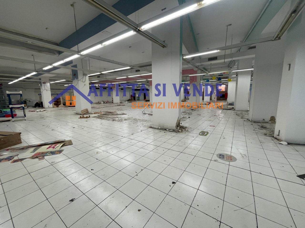 INTERNO - Locale Commerciale Via Tevere 72, Siracusa - foto 1