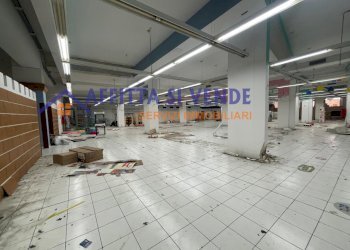 INTERNO - Locale Commerciale Via Tevere 72, Siracusa - foto 2