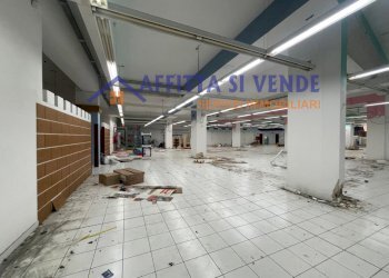 INTERNO - Locale Commerciale Via Tevere 72, Siracusa - foto 3