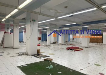 INTERNO - Locale Commerciale Via Tevere 72, Siracusa - foto 12