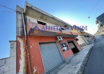 ESTERNO - Appartamento Via Piave 6, Solarino - foto 4