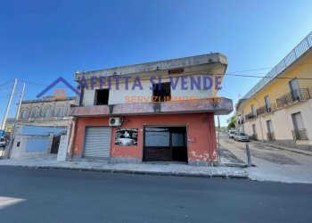 ESTERNO - Appartamento Via Piave 6, Solarino - foto 5