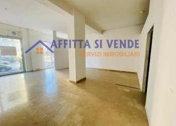 interno - Commercial Premises Viale Santa Panagia 5, Siracusa - photo 8