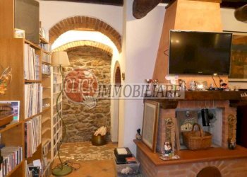 P1080988.JPG - Casa indipendente Scarperia e San Piero - foto 20