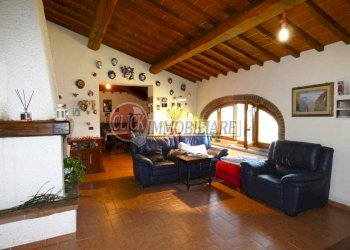 P1090101.JPG - Casa indipendente Borgo San Lorenzo - foto 10