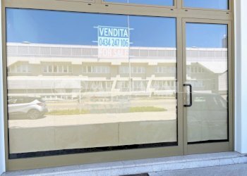 BR-150-RV03.jpg - Locale Commerciale Porcia - foto 1