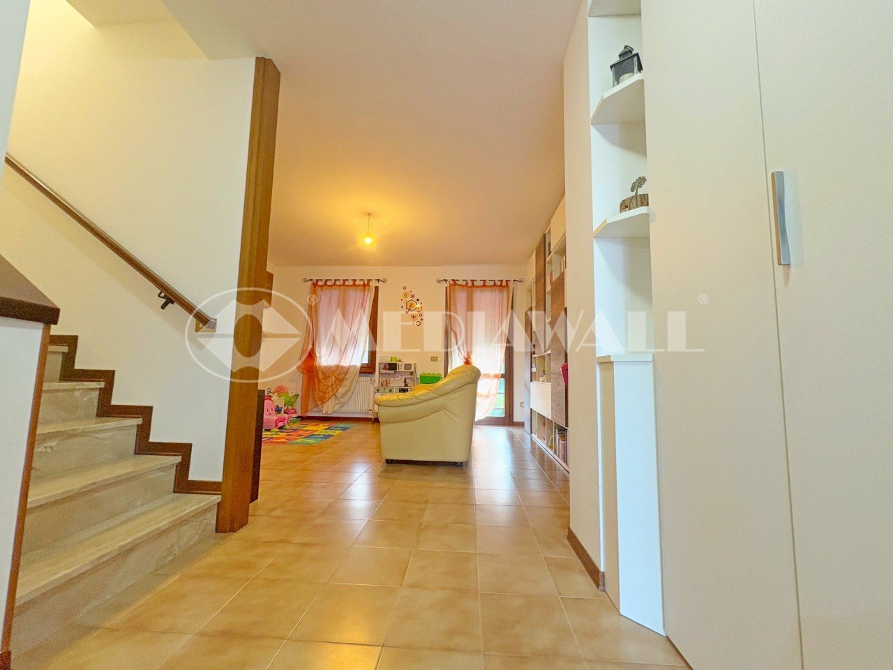2BR-242-RV_2.jpg - Villa a Schiera Caneva - foto 3