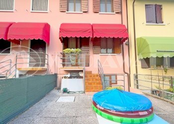 1BR-242-RV_46.jpg - Villa a Schiera Caneva - foto 1