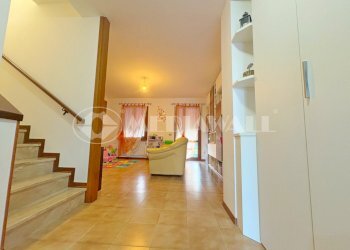 2BR-242-RV_2.jpg - Villa a Schiera Caneva - foto 3