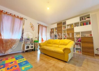 4BR-242-RV_4.jpg - Villa a Schiera Caneva - foto 4