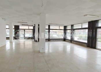 BR-109-NV 08 (12).jpg - Commercial Premises Via Dante Alighieri 20, Maniago - photo 1