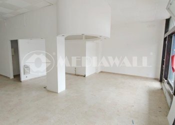 BR-110-RV 30.jpg - Commercial Premises Via Dante Alighieri 22, Maniago - photo 1