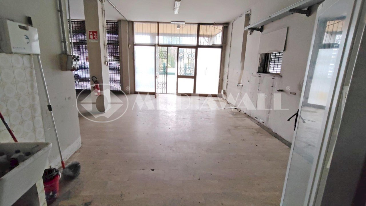 BR-107-NV 07.jpg - Commercial Premises Via Carlo Mazzoli Taic 6, Maniago - photo 3