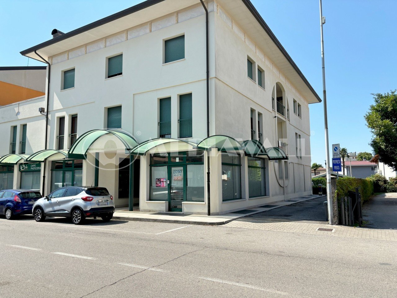 0Bp-060-RV_5.JPG - Commercial Premises Aviano - photo 1