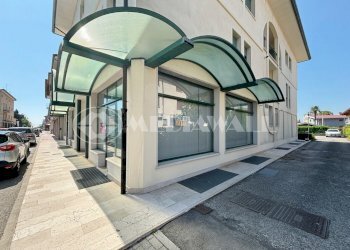 1Bp-060-RV_2.JPG - Locale Commerciale Aviano - foto 5