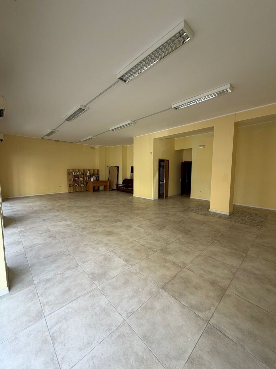 WhatsApp Image 2026-05-13 at 10.30.02.jpg - Locale Commerciale Pescara - foto 3