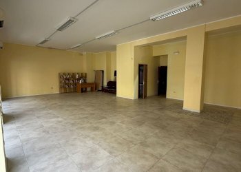 WhatsApp Image 2026-05-13 at 10.30.02.jpg - Locale Commerciale Pescara - foto 3