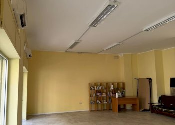 WhatsApp Image 2026-05-13 at 10.30.18.jpg - Locale Commerciale Pescara - foto 5