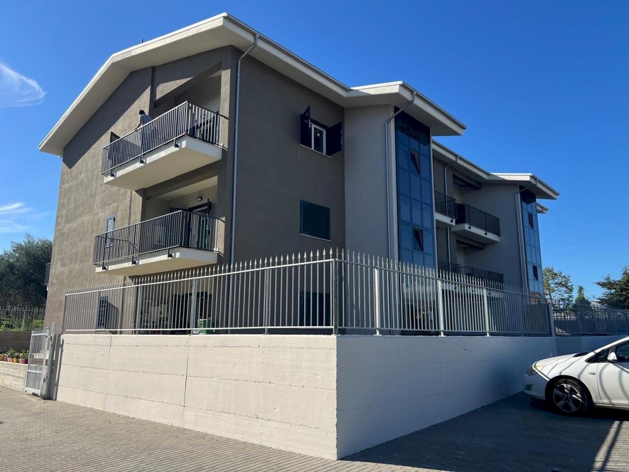 WhatsApp Image 2025-09-29 at 15.59.30 (3).jpeg - Three-room apartment Fiano Romano - photo 2