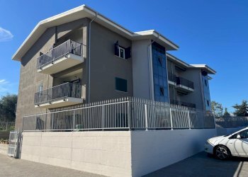 WhatsApp Image 2025-09-29 at 15.59.30 (4).jpeg - Three-room apartment Fiano Romano - photo 3