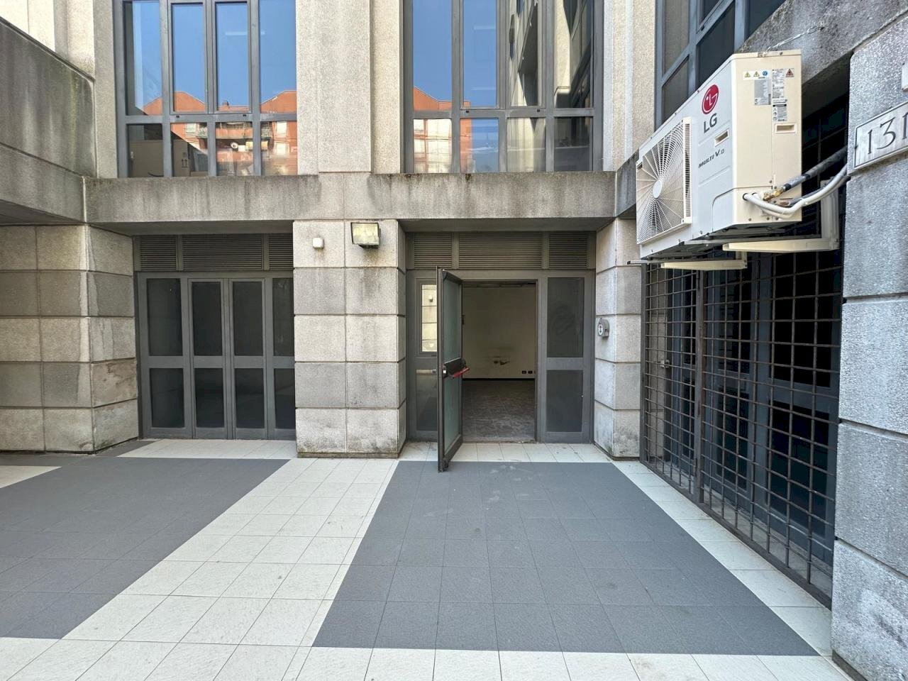 WhatsApp Image 2025-07-02 at 17.21.33.jpeg - Office Via Monte Giberto 133, Roma - photo 1