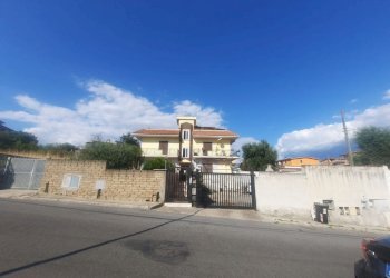 710875177.jpg - Three-room apartment Via Condofuri, Roma - photo 1