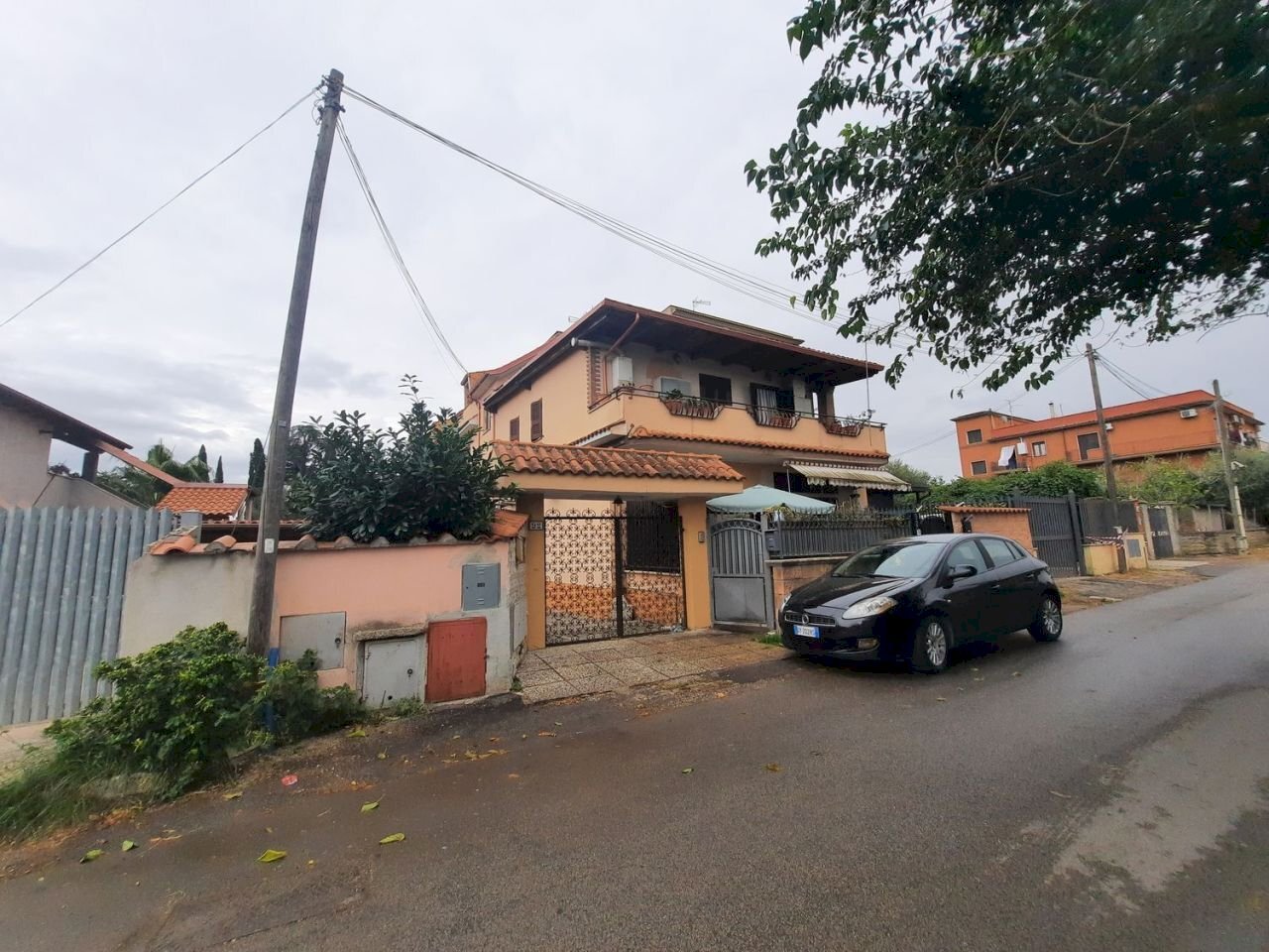 553718843.jpg - Attic Roma - photo 1