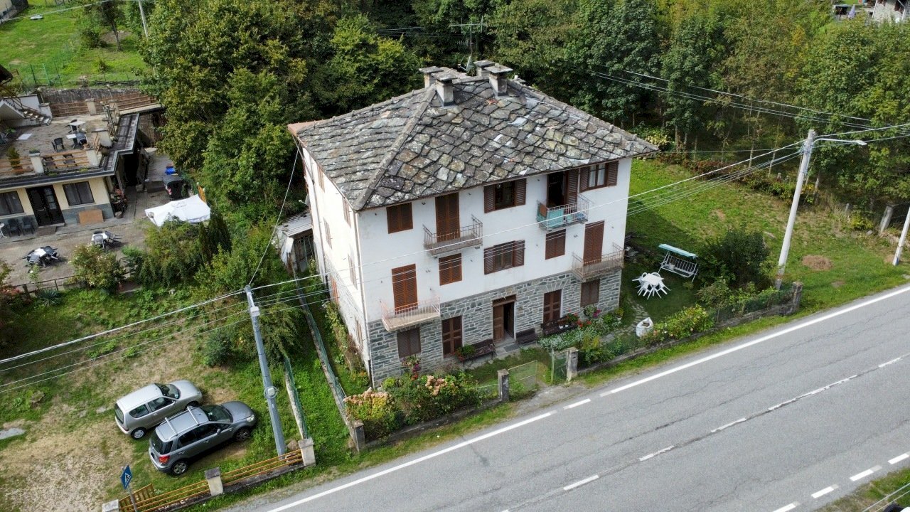 dji_fly_20250904_120630_272_1756980698100_photo_op - Quadrilocale via torino 4, Lemie - foto 1