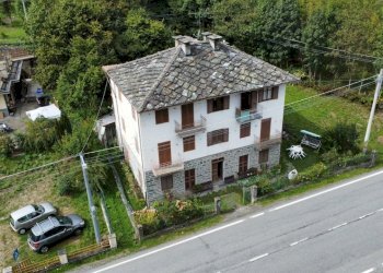 dji_fly_20250904_120630_272_1756980698100_photo_op - Quadrilocale via torino 4, Lemie - foto 1