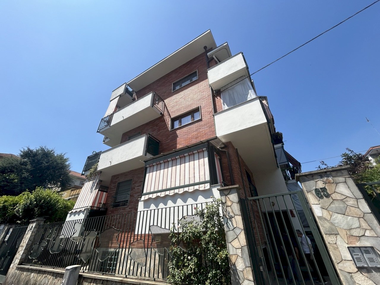 facciata - Locale Commerciale Via Pietrino Belli 65, Torino - foto 1