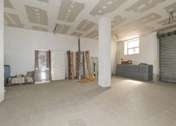 Venaria Cavallo 1 Magazzino e Bagni-5.jpg - Locale Commerciale via Giuseppe Cavallo 18, Venaria Reale - foto 15