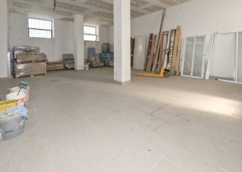 Venaria Cavallo 1 Magazzino e Bagni-6.jpg - Locale Commerciale via Giuseppe Cavallo 18, Venaria Reale - foto 16