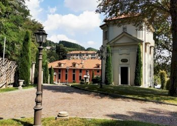 PHOTO-2025-05-15-19-03-33(3).jpg - Villa Moncalieri - foto 2