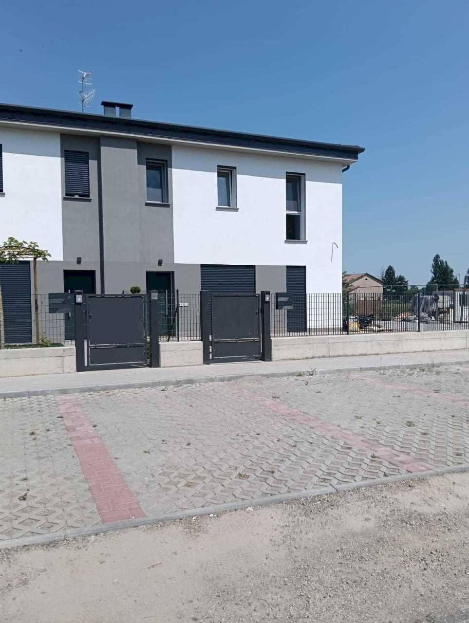 PHOTO-2025-04-30-15-08-04.jpg - Terraced Villa Reggio nell'Emilia - photo 3