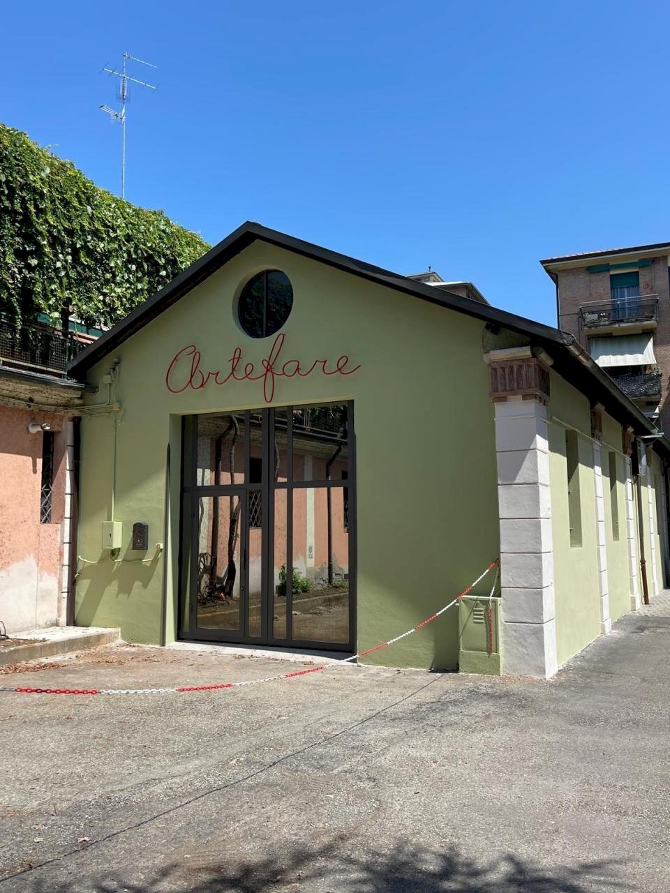 PHOTO-2025-06-18-15-28-44.jpg - Locale Commerciale Reggio nell'Emilia - foto 2