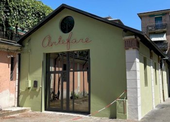 PHOTO-2025-06-18-15-28-44.jpg - Locale Commerciale Reggio nell'Emilia - foto 2