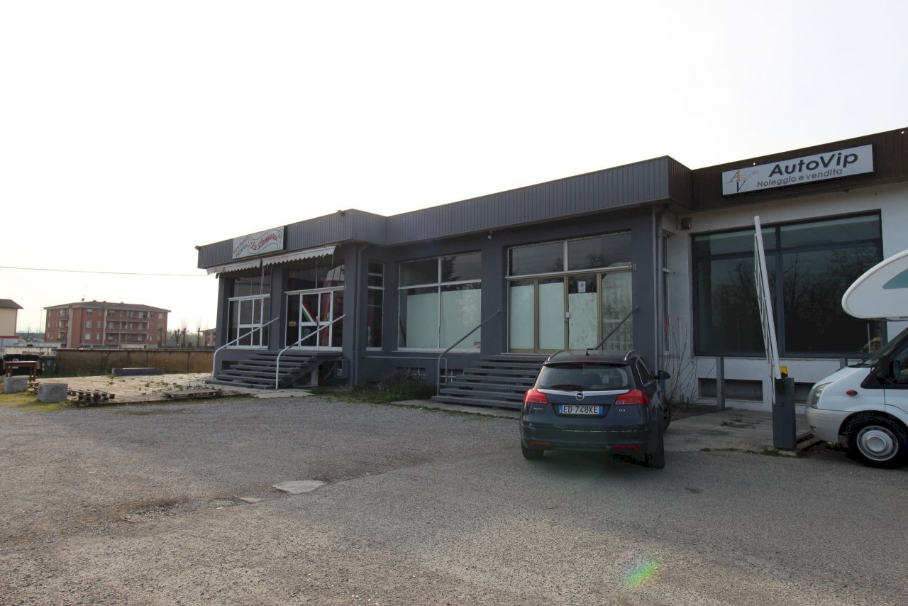 IMG_4089.JPG - Locale Commerciale Reggio nell'Emilia - foto 1