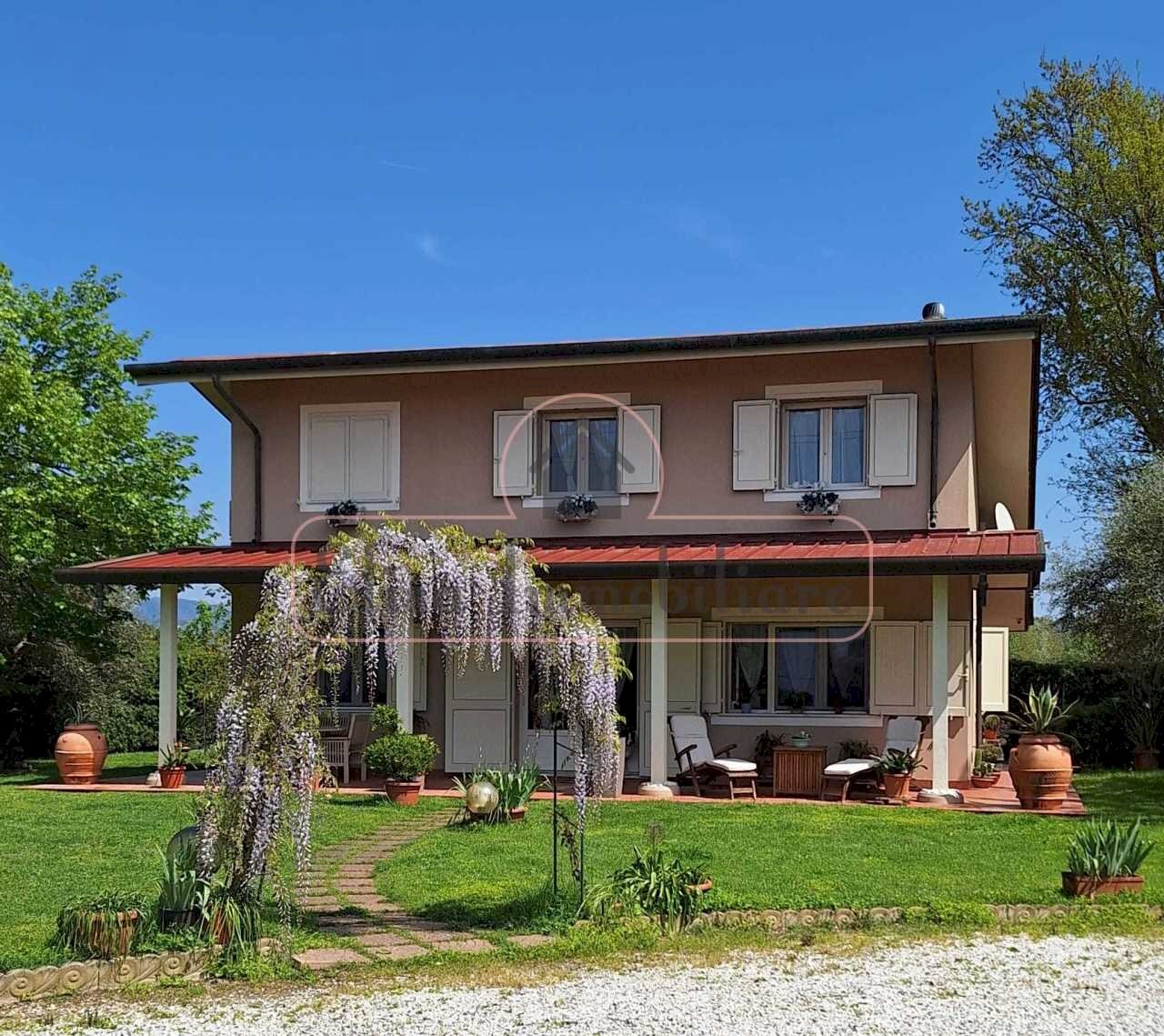 323ff281-97d7-4c08-a101-fa6452ec36a5.jpg - Villa Viareggio - foto 1