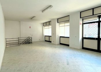 IMG-20250204-WA0011.jpg - Locale Commerciale Sassari - foto 1