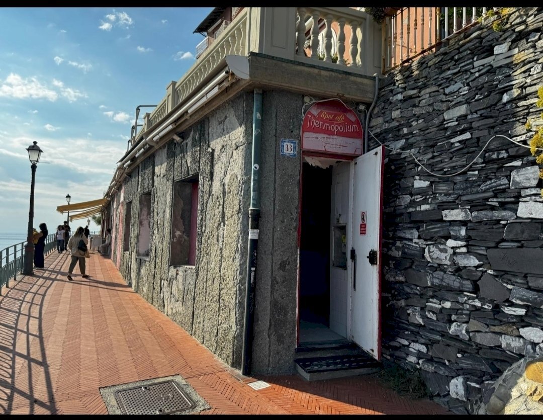 IMG_20241209_104414.jpg - Commercial Premises Passeggiata Anita Garibaldi, Genova - photo 2